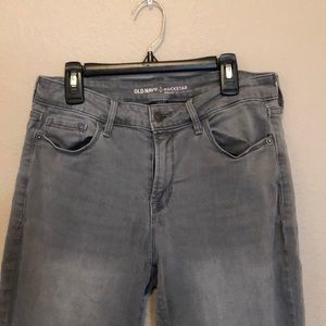 Gray Size 8 mid-rise Old Navy Rockstar jeans